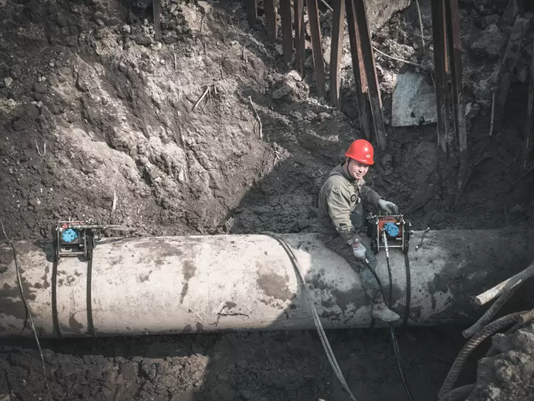 Máy cắt nguội ống loại xích