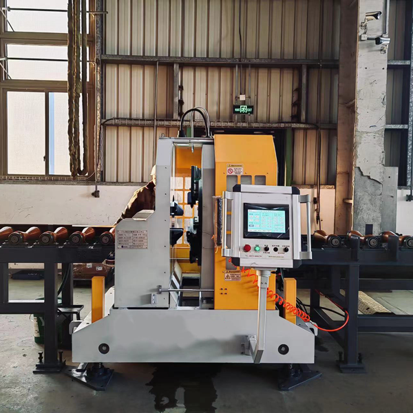 Máy cắt và vát ống CNC