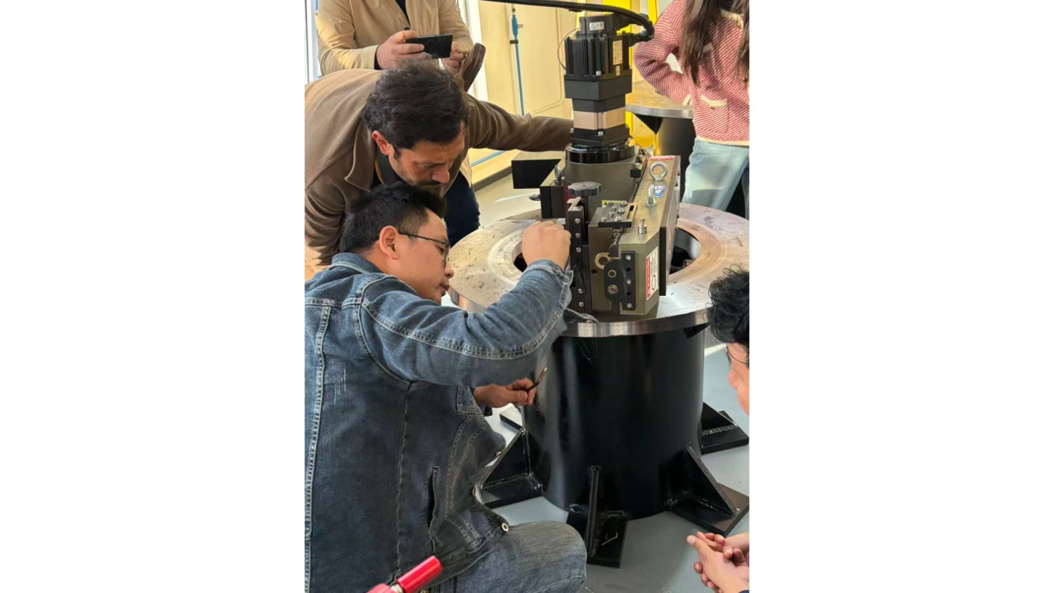 Máy tiện mặt bích 3 mét