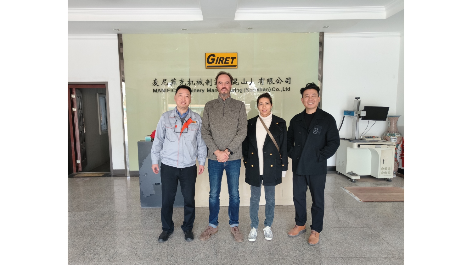 Máy vát cạnh CNC